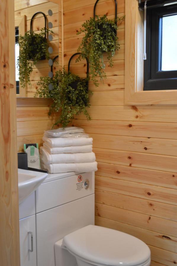 River Huts, Highland River Retreat With Hot Tub Inverness Kültér fotó