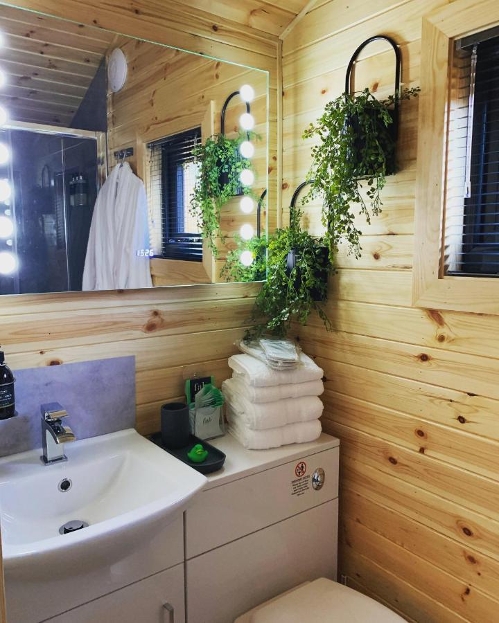 River Huts, Highland River Retreat With Hot Tub Inverness Kültér fotó